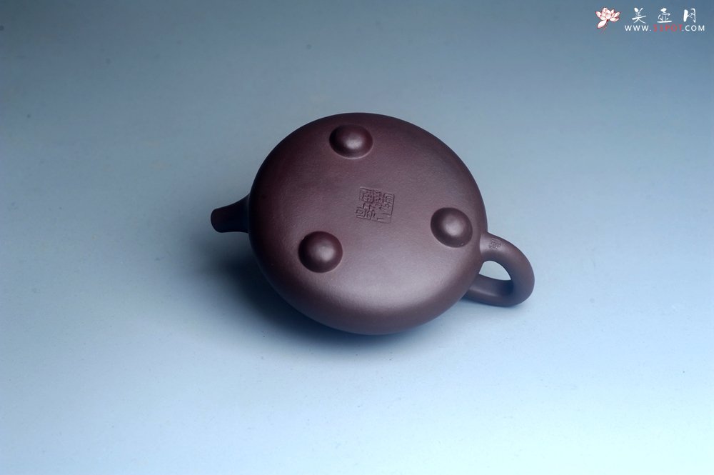 紫砂壶图片：油润底曹青 全手工石瓢壶 特文气 - 美壶网