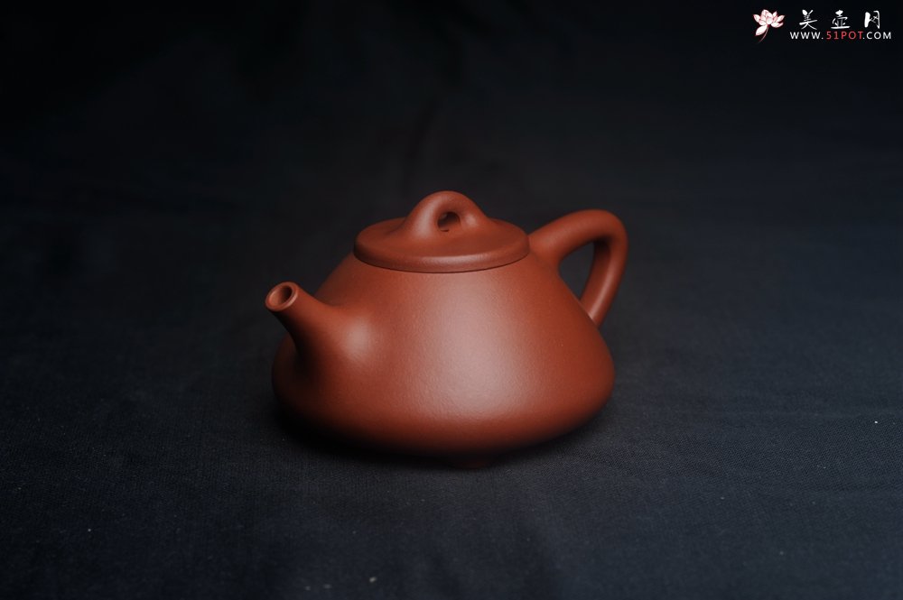 紫砂壶图片：潜力股周小培老师 老师家藏黄龙山一号井小红泥 全手工小子冶石瓢茶壶 特文气 - 美壶网