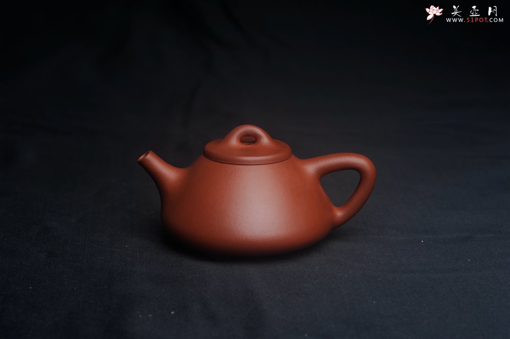 紫砂壶图片：潜力股周小培老师 老师家藏黄龙山一号井小红泥 全手工小子冶石瓢茶壶 特文气 - 美壶网