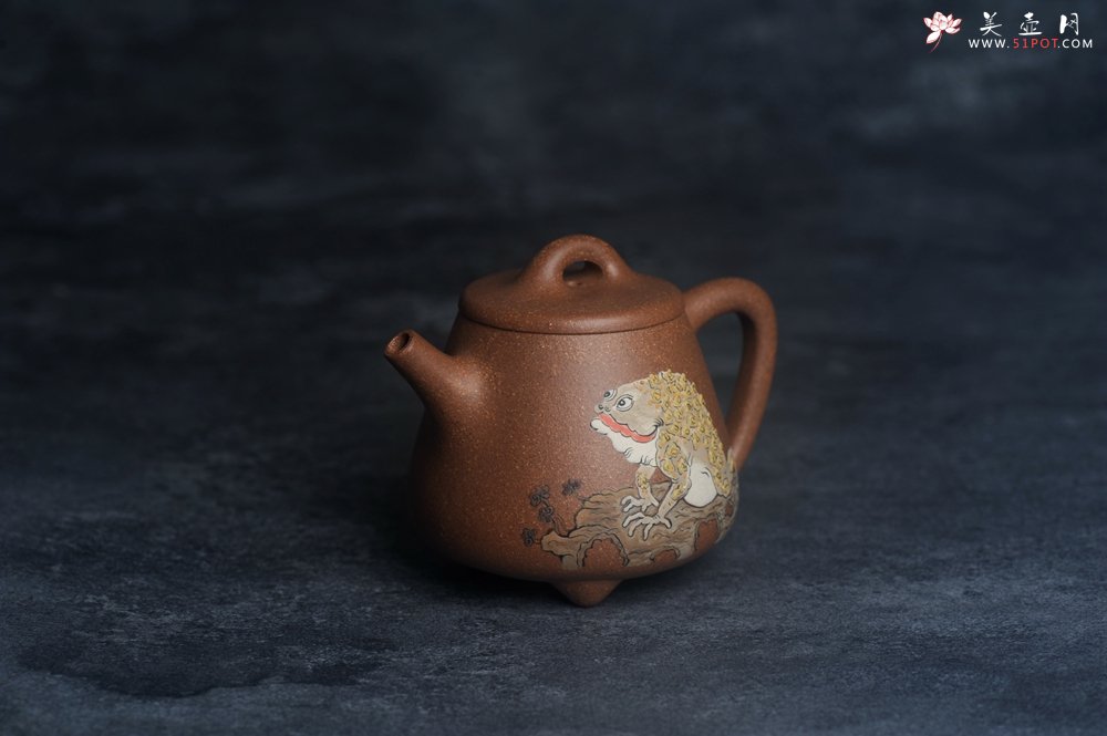 紫砂壶图片：美壶特惠 潜力股王静然 精致老段泥高石瓢 泥绘金蟾 特文气 - 美壶网
