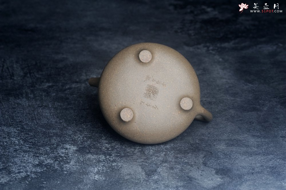 紫砂壶图片：高温四号井老青段 全手工子冶石瓢 装饰经典老子冶画面板桥竹 特有品味 期待与您结缘 - 美壶网