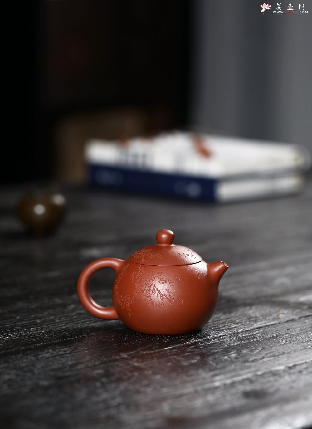 紫砂壶图片：潜力股周小培 黄龙山小红泥 特好全手工西施 装饰喜上眉梢 特文气 - 美壶网