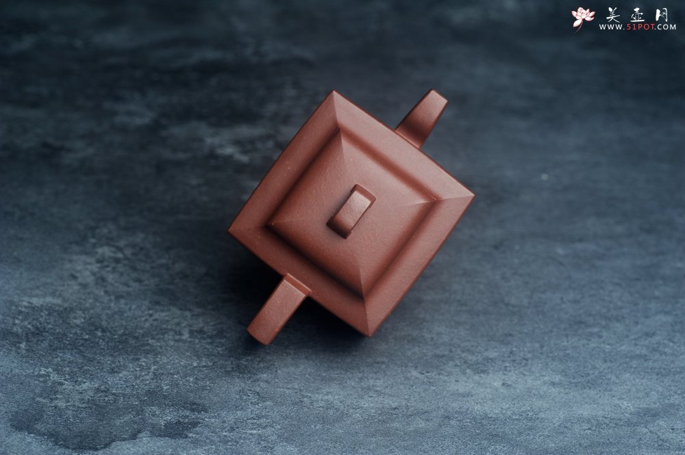 紫砂壶图片：全手工优质紫红泥精致亚明四方壶 装饰枯枝鸟图 特文气 - 美壶网