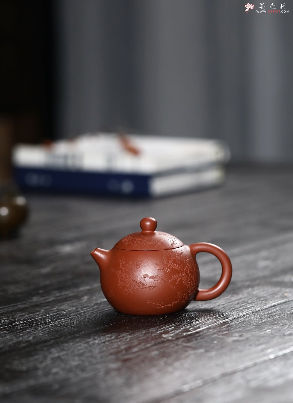 紫砂壶图片：潜力股周小培 黄龙山小红泥 特好全手工西施 装饰喜上眉梢 特文气 - 美壶网