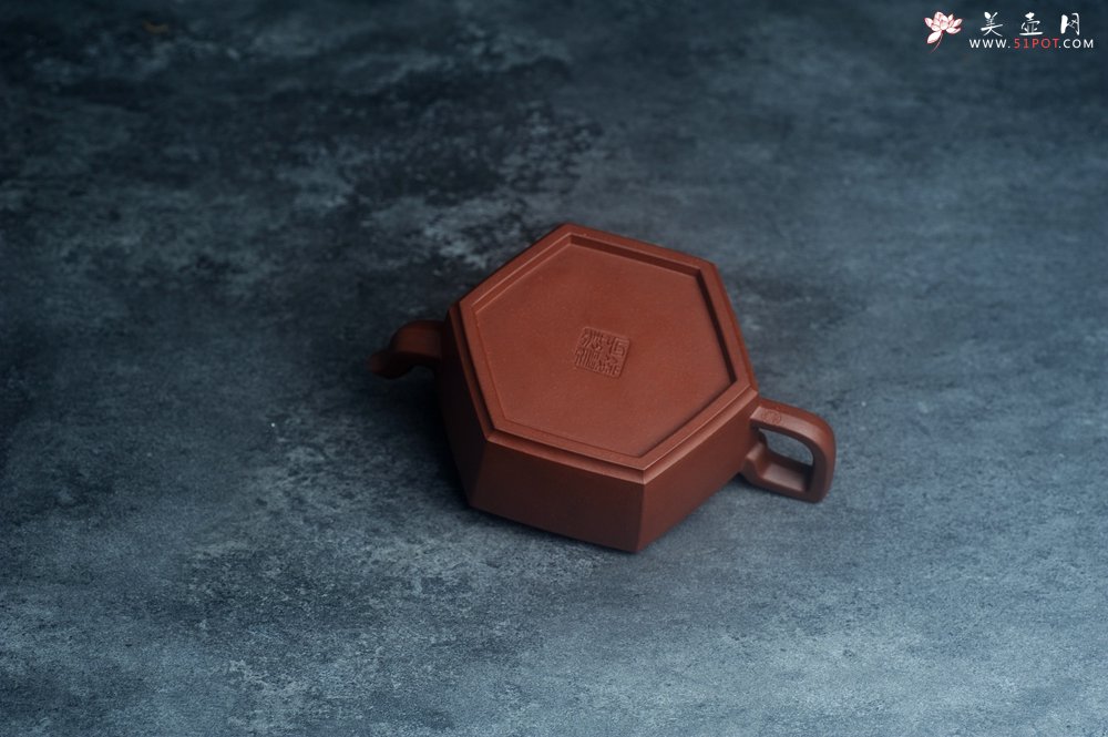 紫砂壶图片：美壶特惠 潜力股凌晨老师 精致全手工中槽清六方云台壶 - 美壶网