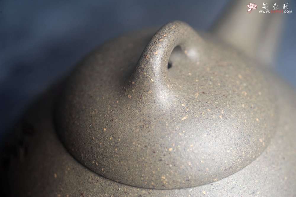 紫砂壶图片：美壶特惠 美壶网特供限量极品高温四号井老青段 精工乳瓢茶壶 装饰人物 特文气 - 美壶网