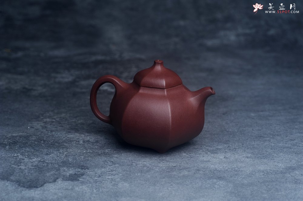 紫砂壶图片：美壶特惠 潜力股凌晨老师 精致全手工枣红泥六方乳鼎茶壶 - 美壶网