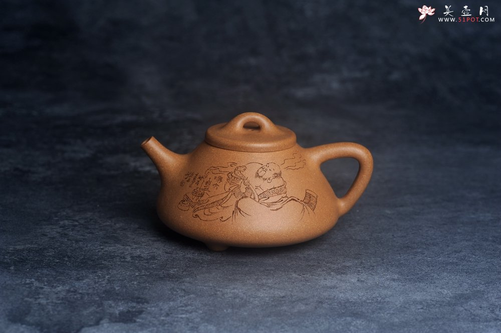 紫砂壶图片：壶特惠 特好老黄段泥精致子冶石瓢壶 装饰人物 妙趣横生  特文气 - 美壶网