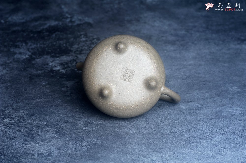 紫砂壶图片：美壶特惠 美壶网特供限量极品高温四号井老青段 精工乳瓢茶壶 装饰人物 特文气 - 美壶网