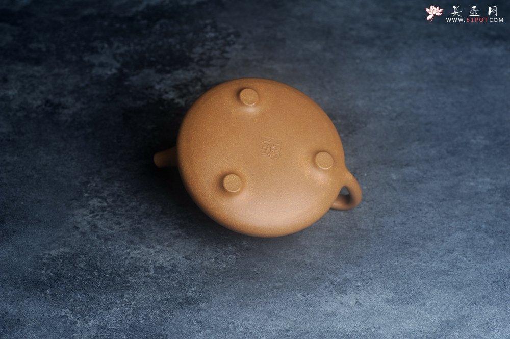 紫砂壶图片：美壶特惠 特好老黄段泥精致子冶石瓢壶 - 美壶网