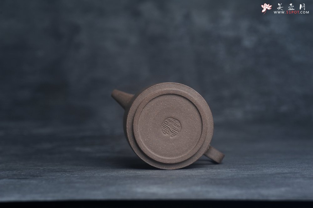 紫砂壶图片：美壶特惠 蠡墅大水潭深井老天青泥 精致圆础壶 装饰文雅 茶人醉爱 - 美壶网