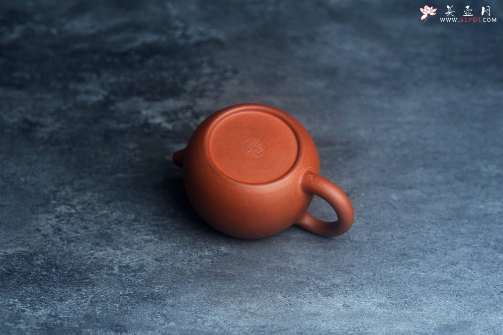 紫砂壶图片：美壶特惠 全手工优质红降坡泥西施壶 特文气 - 美壶网