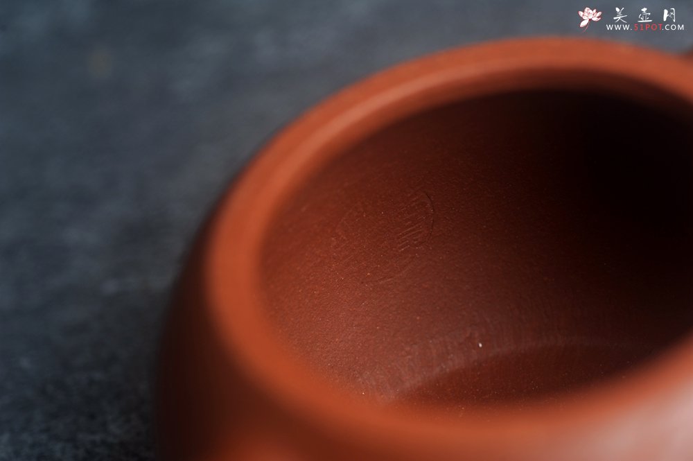 紫砂壶图片：美壶特惠 全手工优质红降坡泥西施壶 助工杨志超装饰兰花特文气 - 美壶网