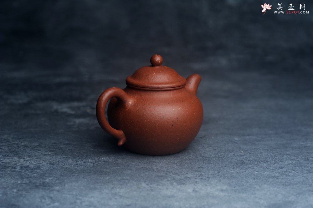 紫砂壶图片：美壶特惠 90年代老料传统老工艺摹古打造 油性十足 铁质丰富 手工摹古莲子壶 独孔 已加过滤网 - 美壶网