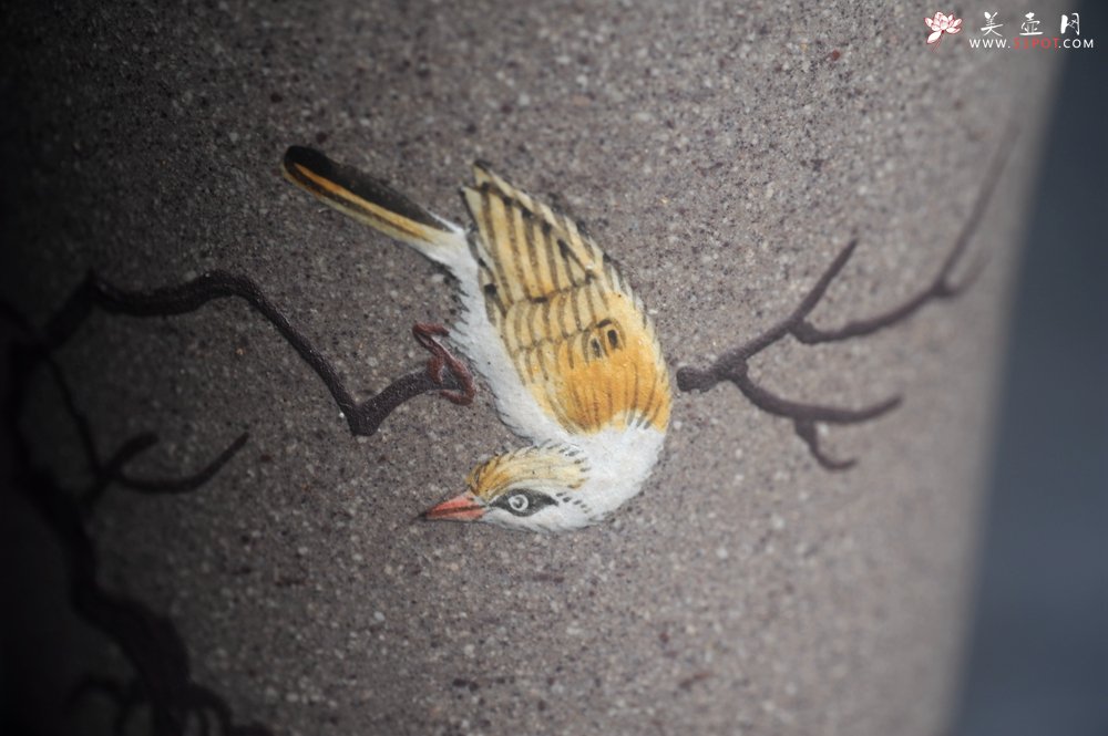 紫砂壶图片：美美杯特惠 精致花鸟紫泥粉青灰段泥主人杯 特文气 - 美壶网