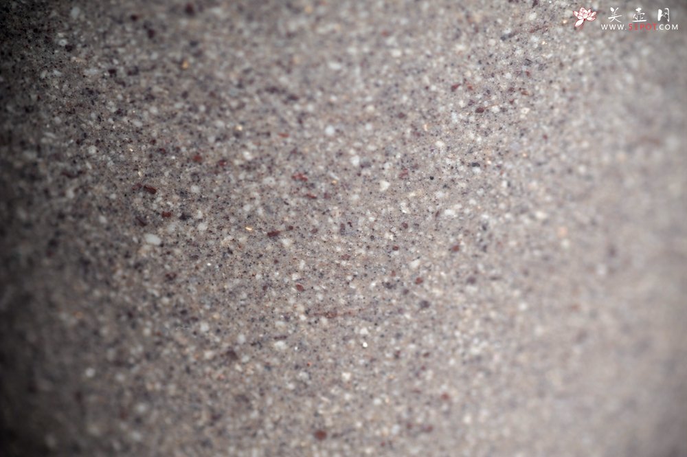 紫砂壶图片：美美杯特惠 精致花鸟紫泥粉青灰段泥主人杯 特文气 - 美壶网