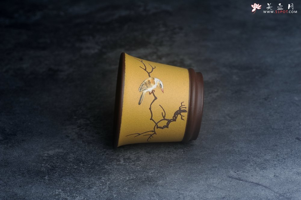 紫砂壶图片：美美杯特惠 精致枯枝鸟紫泥粉黄金段泥主人杯 特文气 - 美壶网