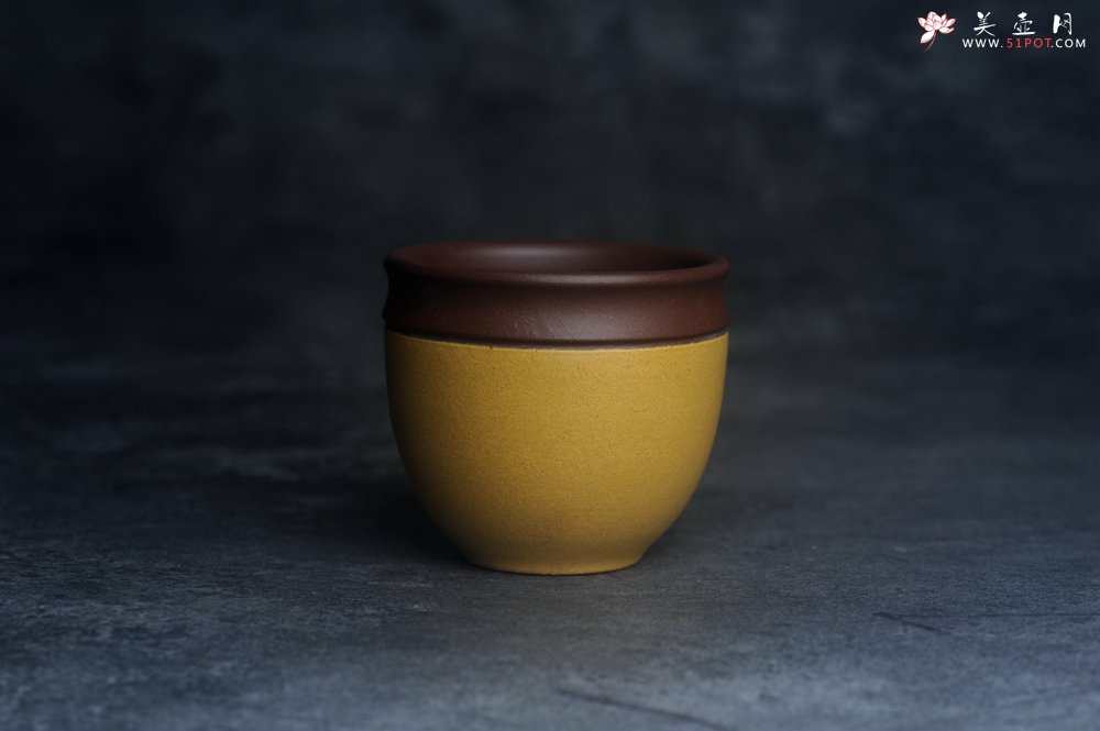 紫砂壶图片：美美杯特惠 精致花鸟紫砂杯 紫泥粉黄金段泥主人杯 茶杯 特文气 - 美壶网