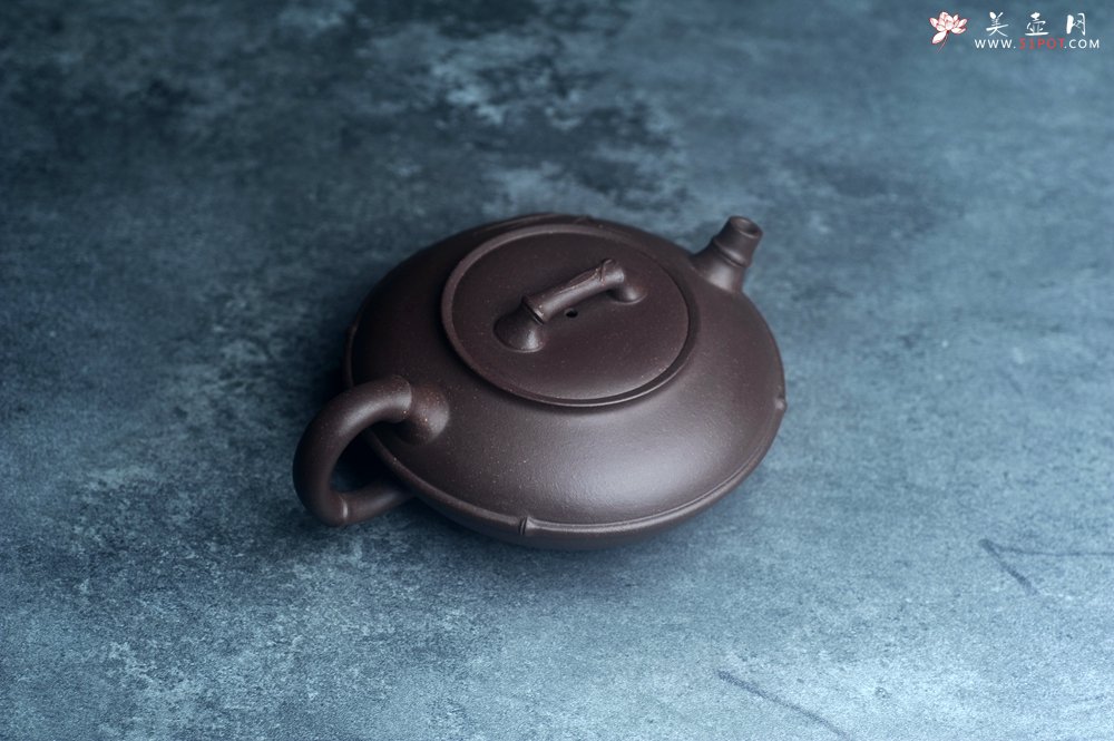 紫砂壶图片：美壶特惠 精致紫泥竹扁壶 茶人醉爱 - 美壶网