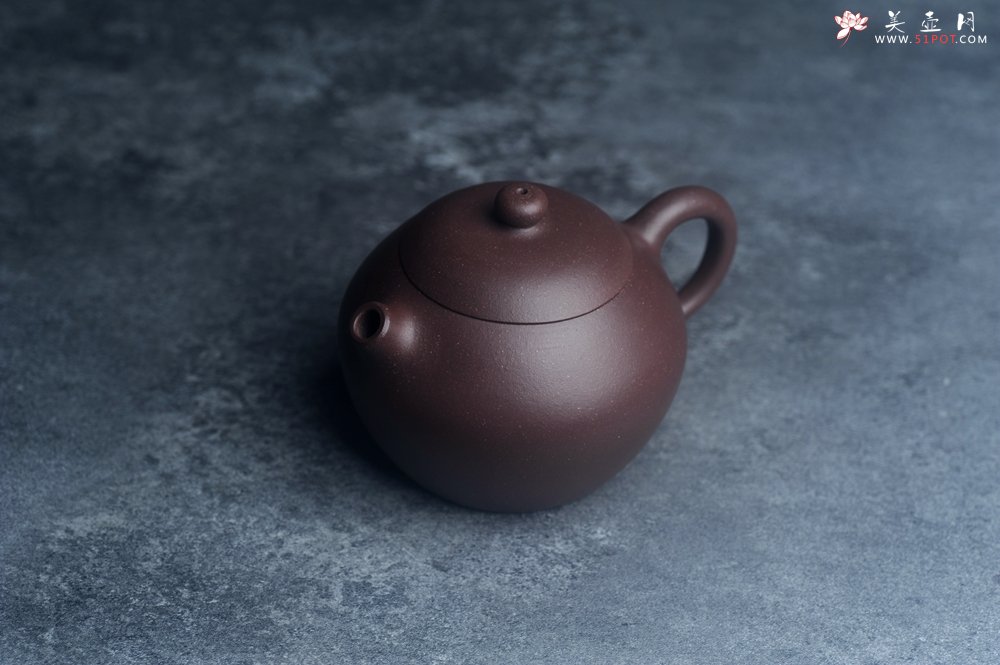 紫砂壶图片：美壶特惠 优质紫泥河豚西施壶 球孔出水 - 美壶网