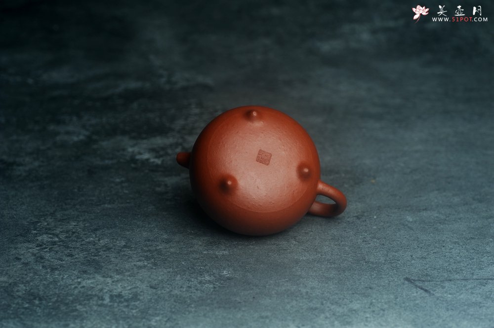 紫砂壶图片：美壶特惠 特好老朱泥三足乳鼎壶 茶人醉爱 - 美壶网