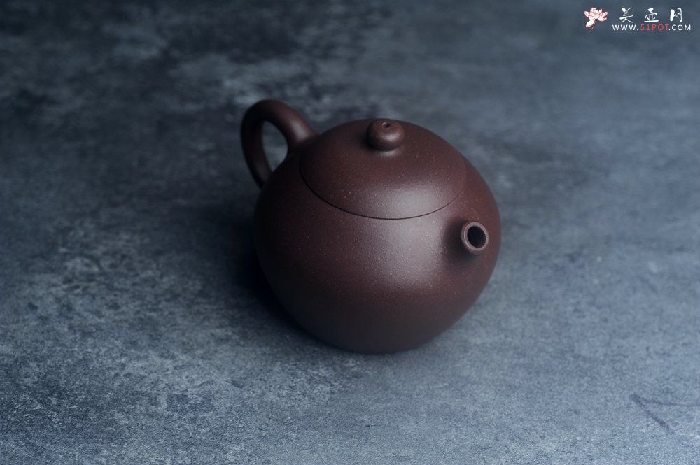 紫砂壶图片：美壶特惠 优质紫泥河豚西施壶 球孔出水 - 美壶网