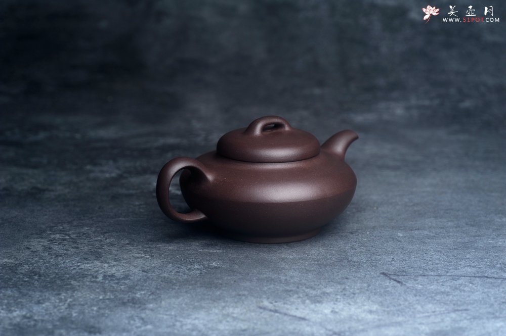 紫砂壶图片：美壶特惠 精致特好青灰泥桥钮合欢壶 茶人醉爱 - 美壶网