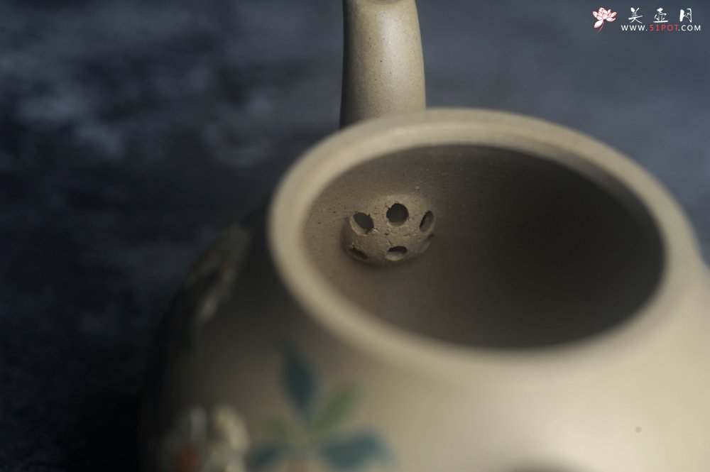 紫砂壶图片：美壶特惠优质本山绿泥泥绘玉簪花梨形 - 美壶网