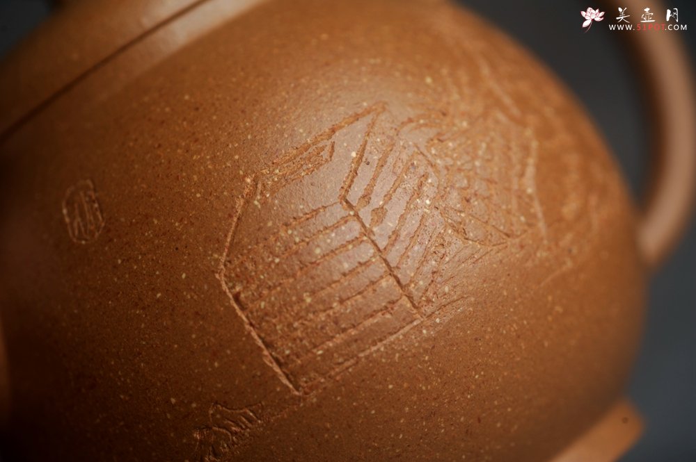 紫砂壶图片：美壶特惠 精致特好黄降坡泥高宫灯壶 装饰特文气 - 美壶网