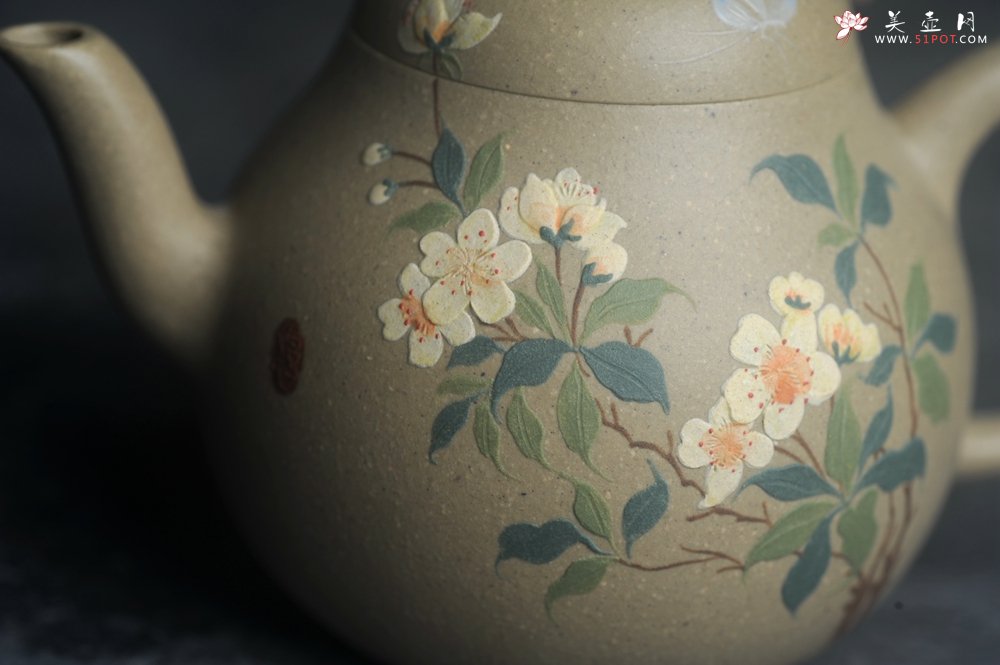 紫砂壶图片：美壶特惠优质本山绿泥泥绘玉簪花梨形 - 美壶网