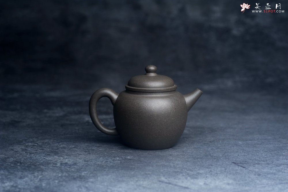 紫砂壶图片：美壶特惠 特好青灰段泥高士紫砂壶 茶人醉爱 - 美壶网