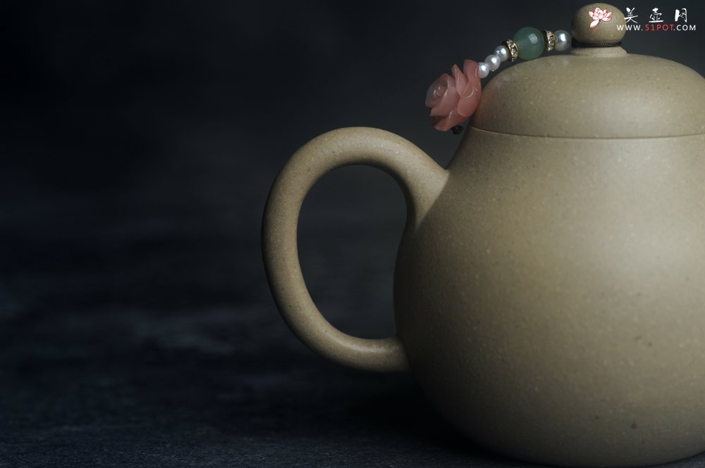 紫砂壶图片：美壶特惠优质本山绿泥泥绘玉簪花梨形 - 美壶网