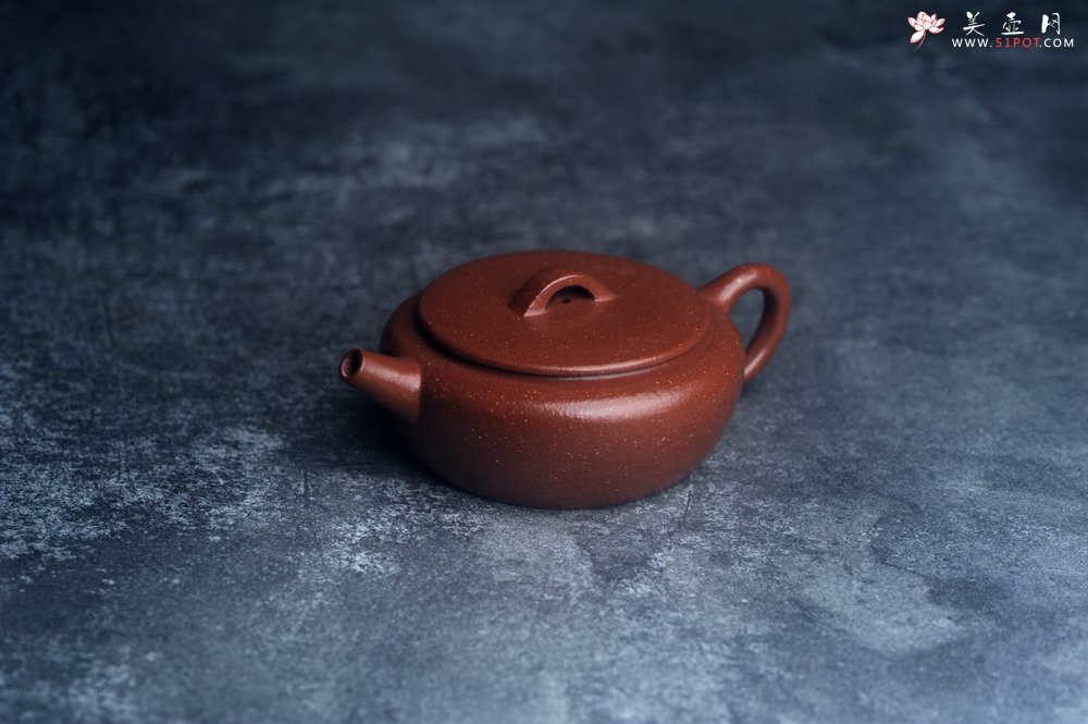紫砂壶图片：美壶特惠 特好降坡泥玉扁壶 茶人醉爱 - 美壶网