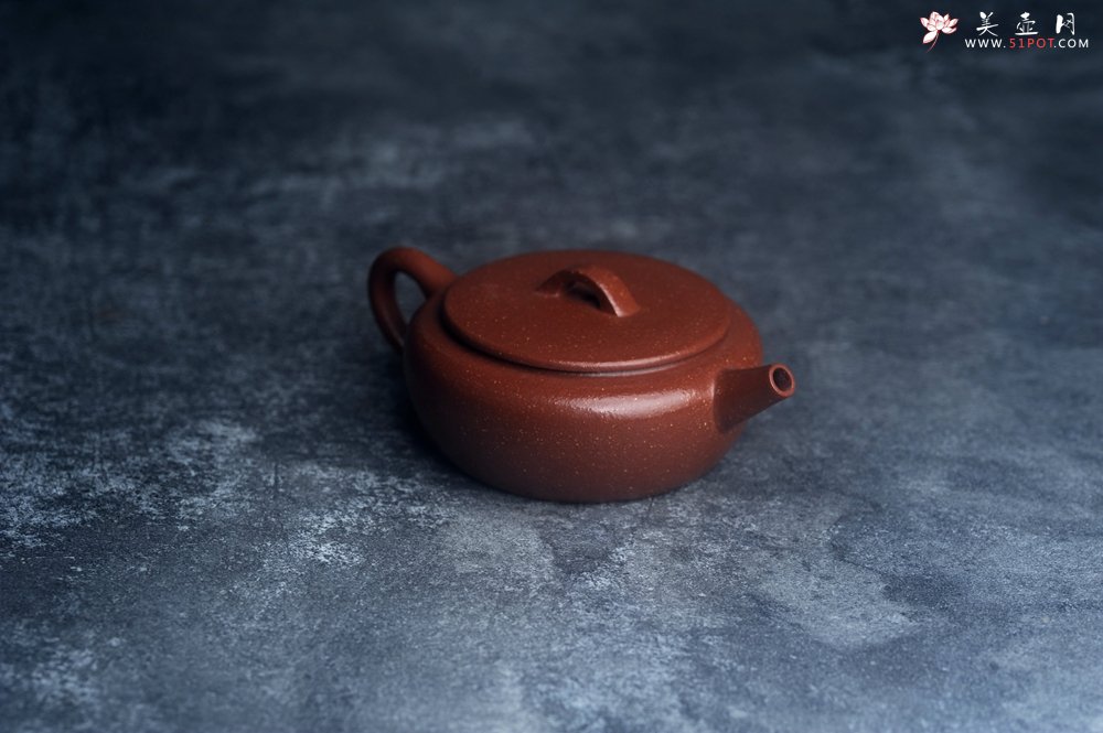 紫砂壶图片：美壶特惠 特好降坡泥玉扁壶 茶人醉爱 - 美壶网