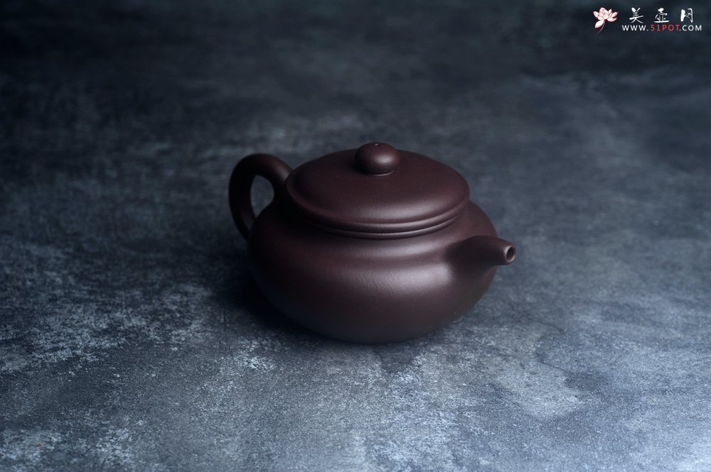 紫砂壶图片：潜力股王老师 美壶特惠 老紫泥全手工大亨仿古壶 - 美壶网