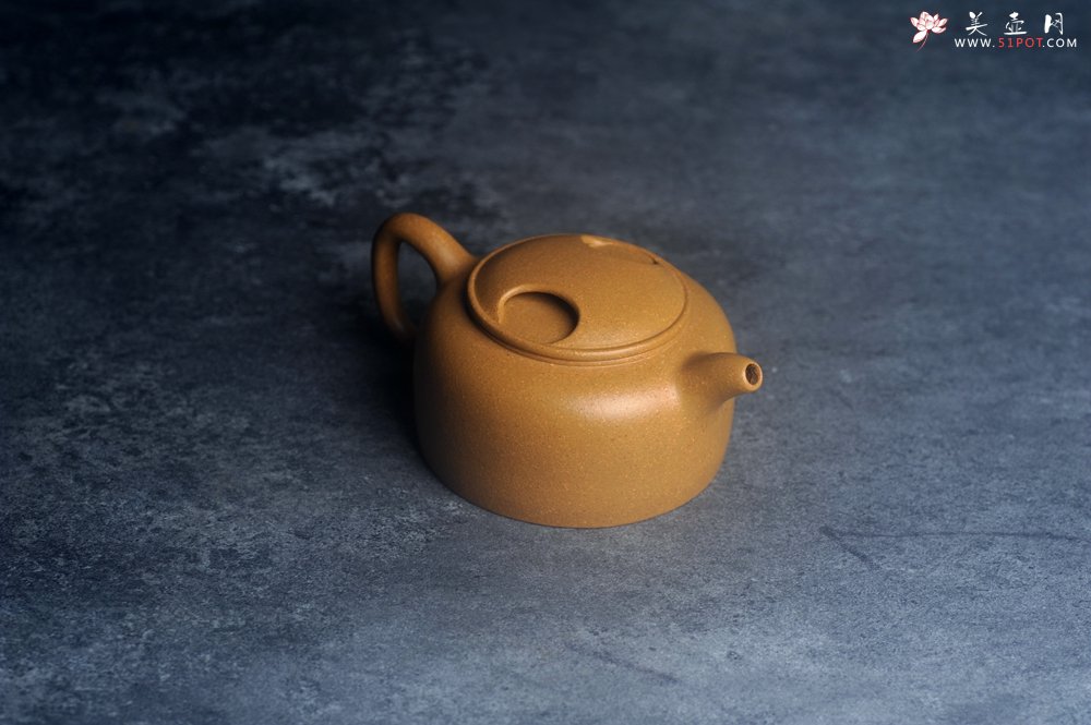 紫砂壶图片：美壶特惠 特好黄金段泥牛盖壶 茶人醉爱 - 美壶网
