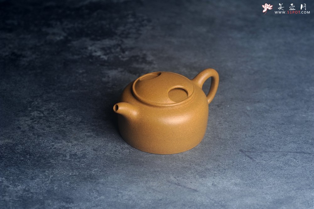 紫砂壶图片：美壶特惠 特好黄金段泥牛盖壶 茶人醉爱 - 美壶网