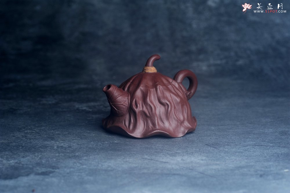 紫砂壶图片：美壶特惠 优质紫泥莲蓬壶 肌理丰富生动 茶人醉爱 - 美壶网