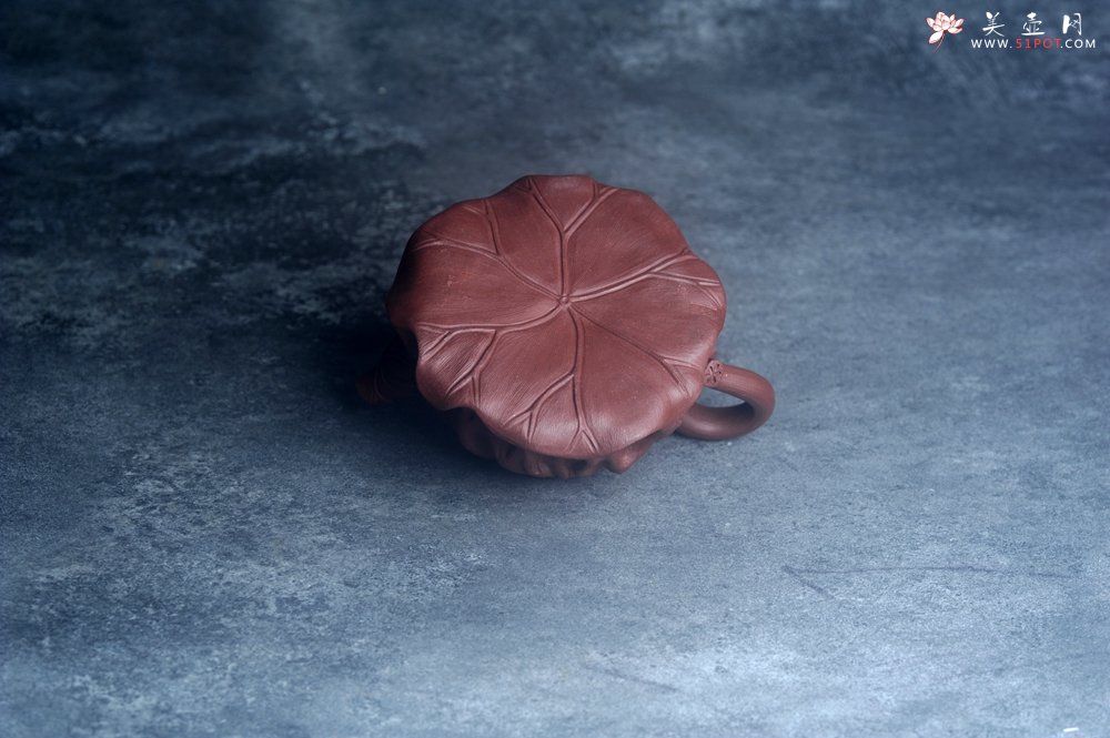 紫砂壶图片：美壶特惠 优质紫泥莲蓬壶 肌理丰富生动 茶人醉爱 - 美壶网