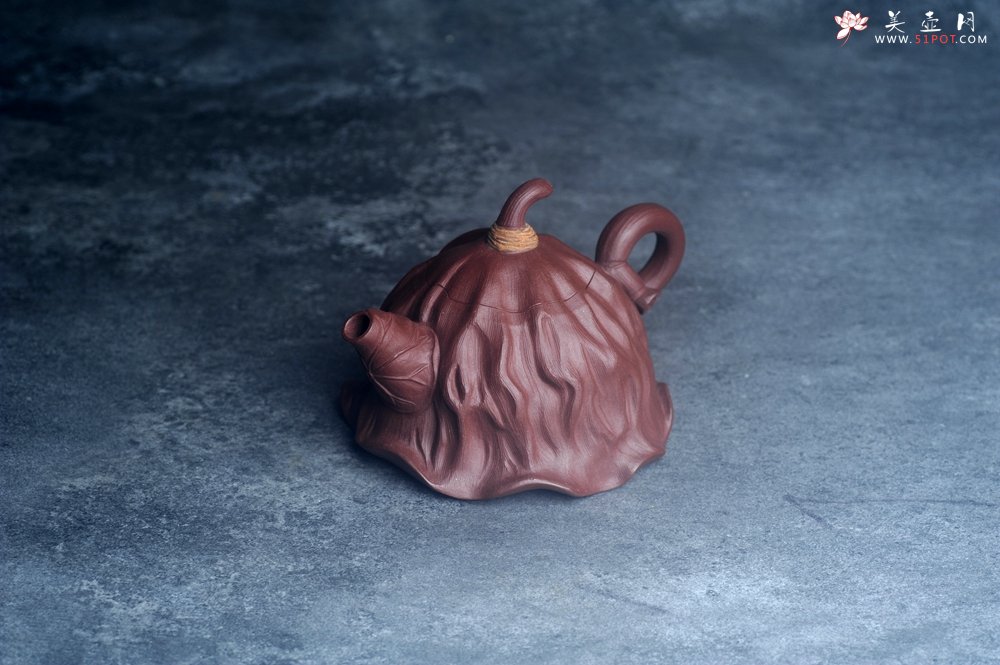 紫砂壶图片：美壶特惠 优质紫泥莲蓬壶 肌理丰富生动 茶人醉爱 - 美壶网