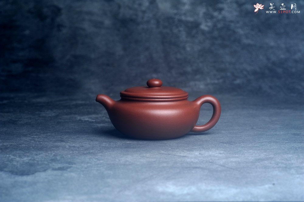 紫砂壶图片：美壶特惠 特好清水泥扁古壶 茶人醉爱 - 美壶网