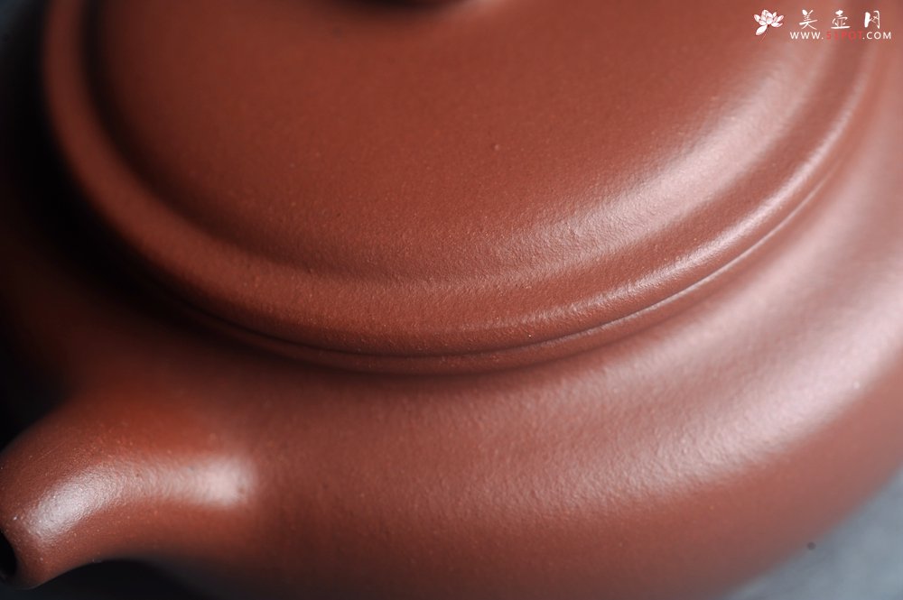 紫砂壶图片：美壶特惠 特好清水泥扁古壶 茶人醉爱 - 美壶网