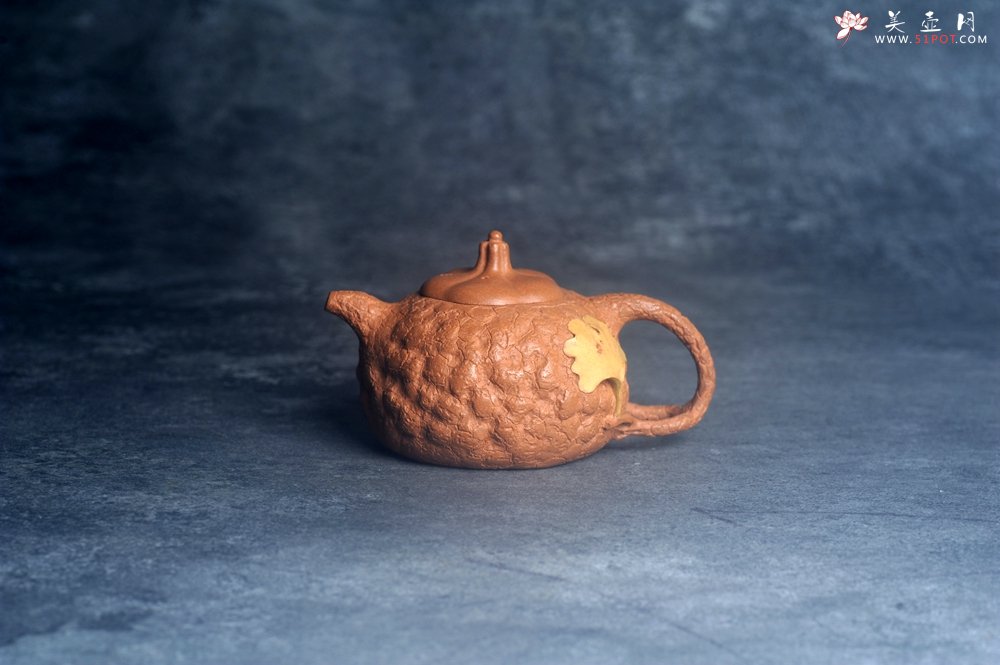 紫砂壶图片：美壶特惠 特好老段泥全手工银杏供春壶 茶人醉爱 - 美壶网