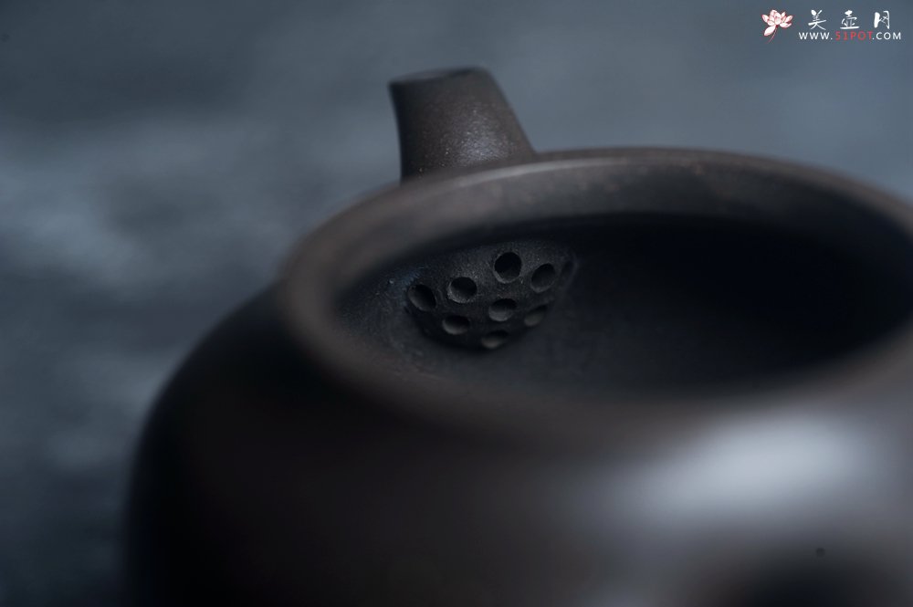 紫砂壶图片：美壶特惠 特好黑泥铺砂莲子壶 茶人醉爱 - 美壶网