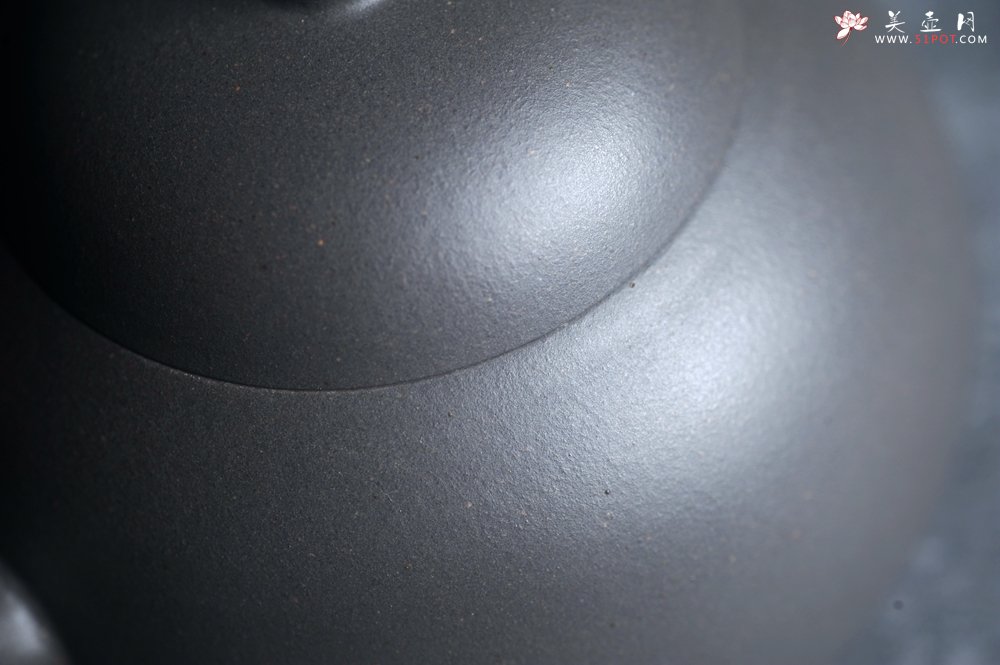 紫砂壶图片：美壶特惠 特好大水潭天青泥精工薄胎半月壶 - 美壶网