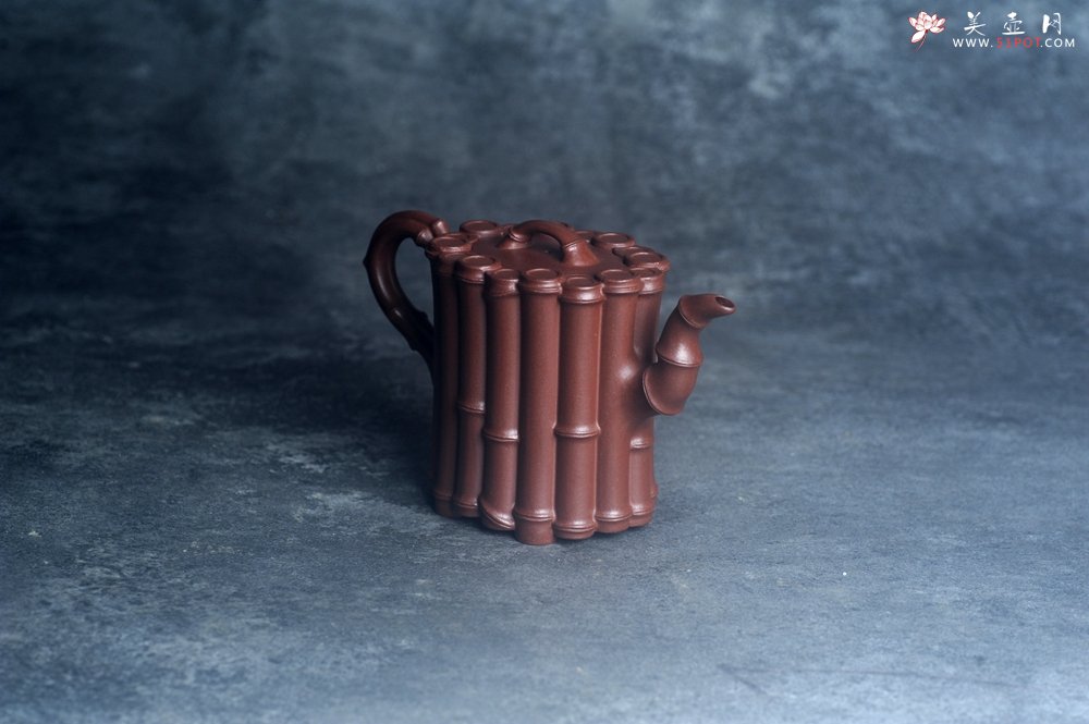 紫砂壶图片：实力派工艺师周斌精工底槽清十六竹壶 - 美壶网