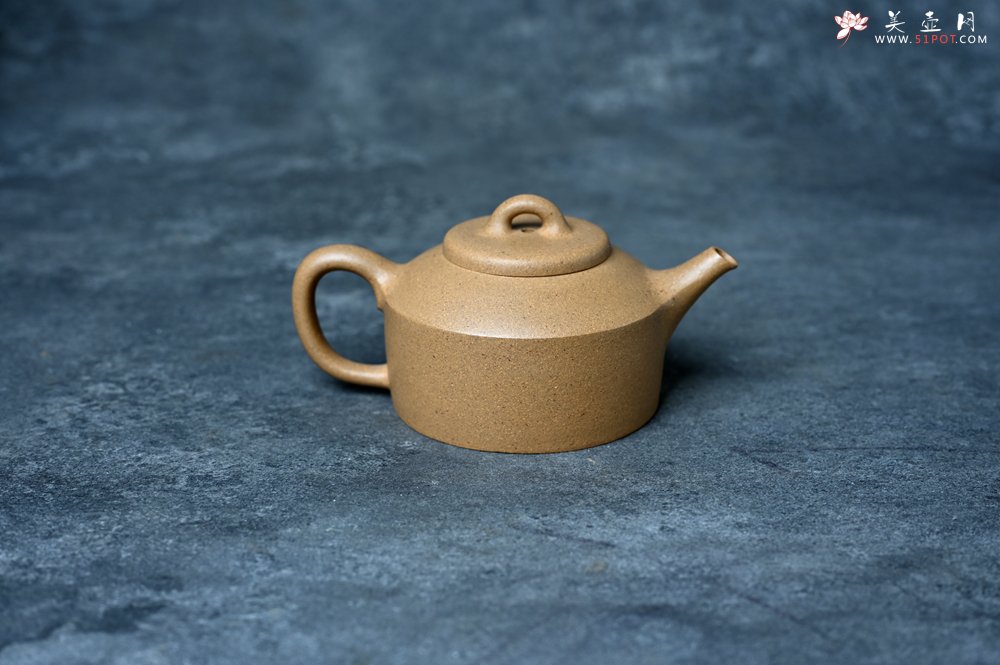 紫砂壶图片：美壶特惠 优质黄金段泥镜瓦壶 茶人醉爱 - 美壶网
