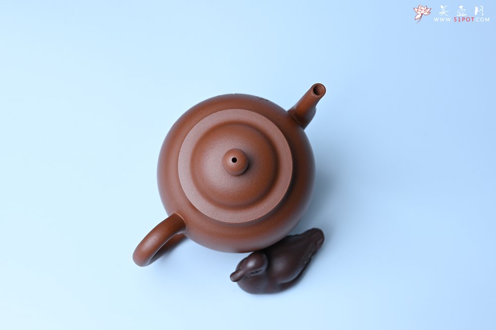 紫砂壶图片：毛国强入室弟子黄云初 特好清水泥高宫灯壶 名家何水法书法“三昧”，刘世涛伯陶刻 - 美壶网