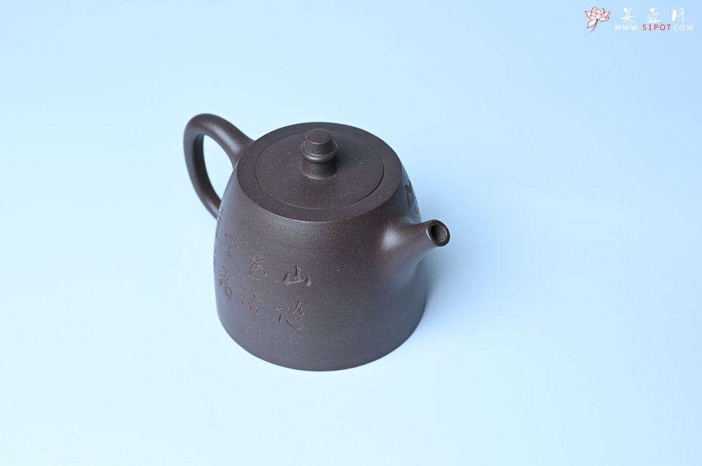 紫砂壶图片：美壶特惠 老紫泥精致山水汉铎壶 茶人醉爱 - 美壶网