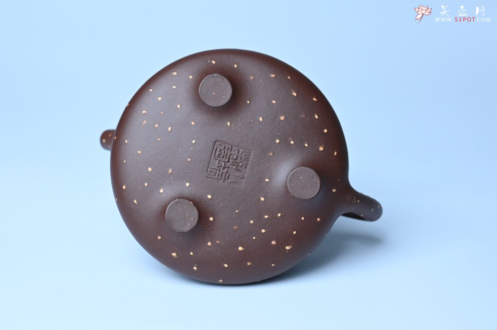 紫砂壶图片：潜力股周小培 特好老紫泥铺砂全手工子冶石瓢 - 美壶网